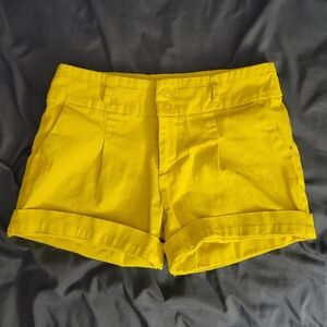 Magnolia - Women's Yellow Shorts